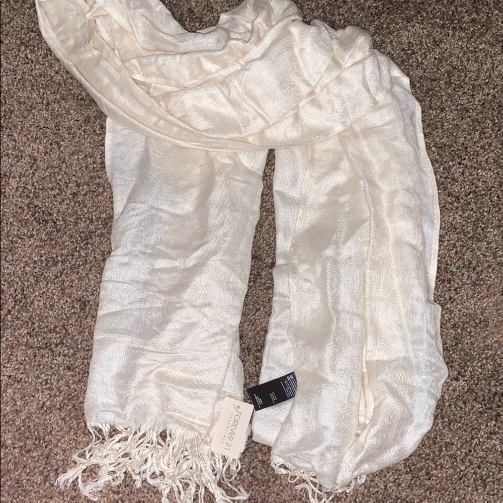 Scarf Lot - Picture 6 of 7